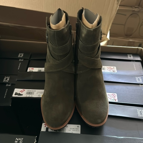 NATURALIZER Lyra Lug Sole Booties - Picture 5 of 8